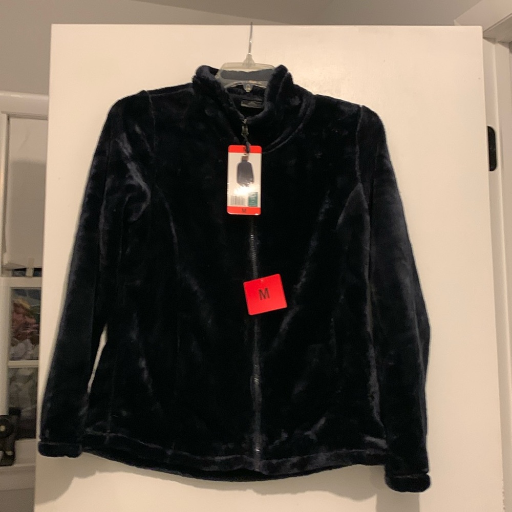 NFS do not buy 32 degrees Women's faux fur zip up Jacket.